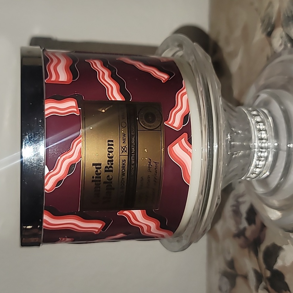 Bath & Body Works New candied maple bacon candle color change edition